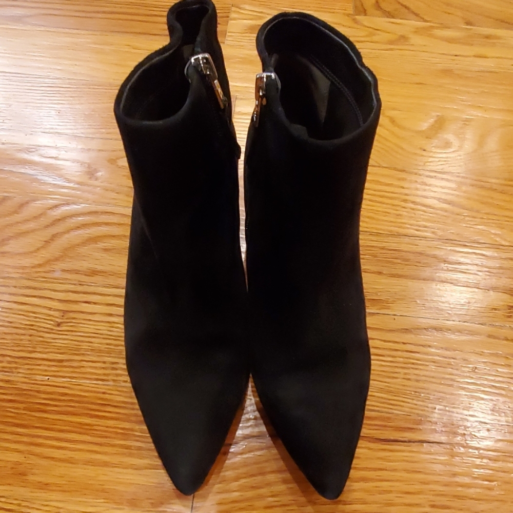 SAM EDELMAN SUEDE BOOTIES.